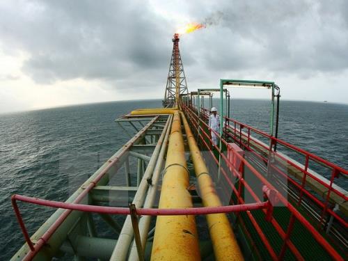Dầu lên giá trước thềm cuộc họp của OPEC